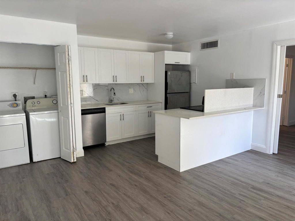 Photo of 641 Executive Center Dr #P106, West Palm Beach, FL 33401 (MLS # R11117315)