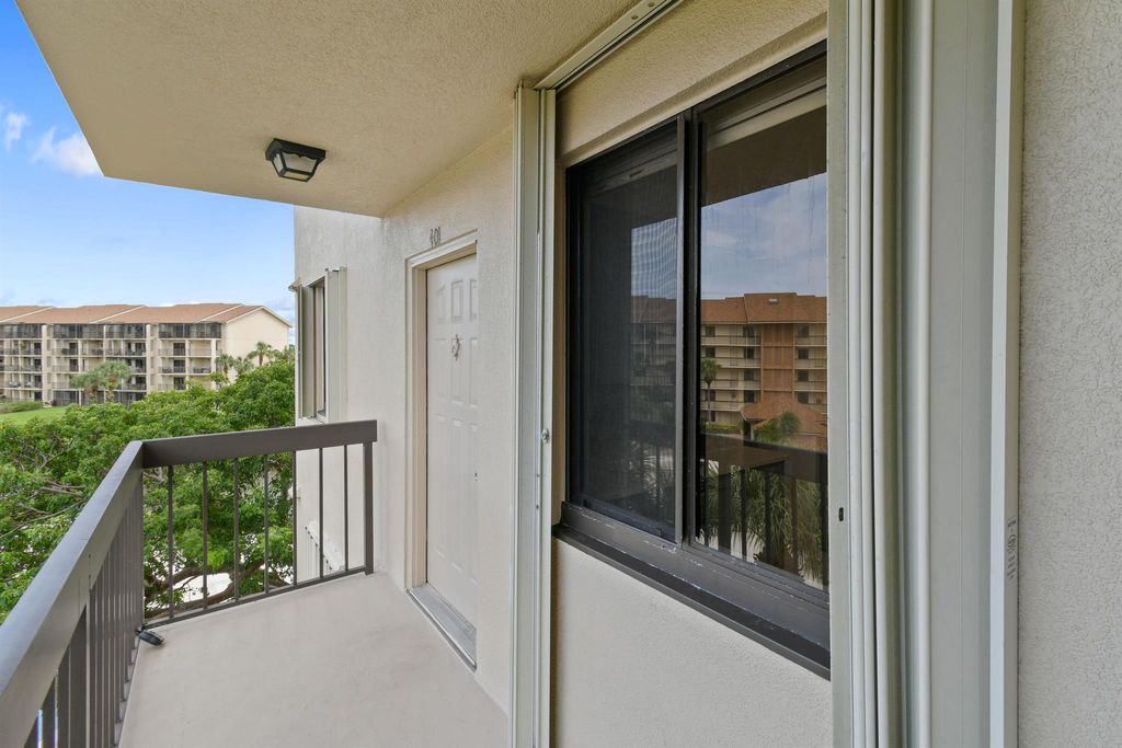 Photo of 2201 Marina Isle Way #401, Jupiter, FL 33477 (MLS # R10912925)
