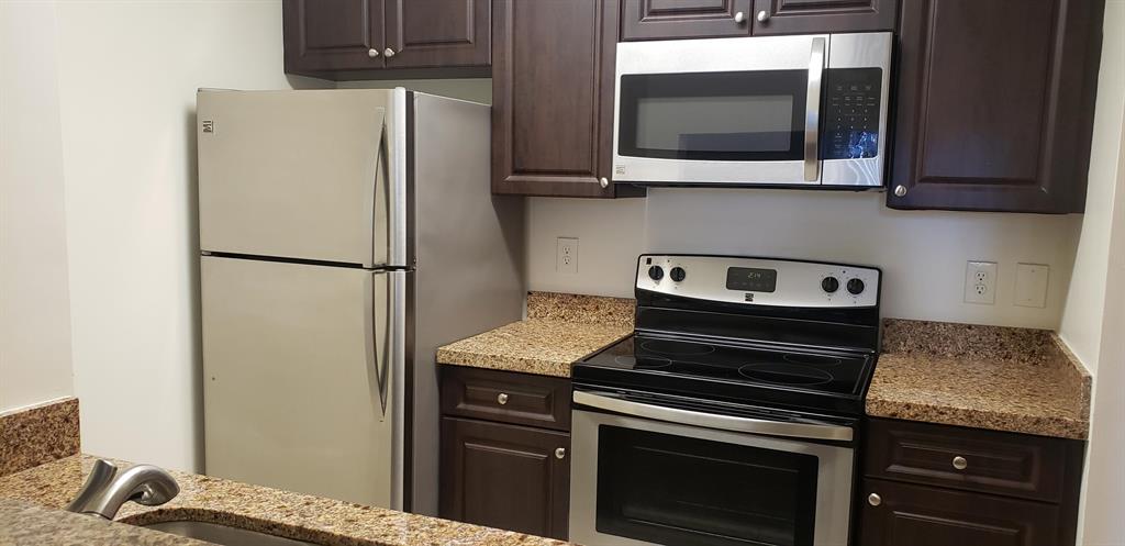 Beautiful furnished 1bedroom and 1 bath unit on second floor. Tile floors throughout unit. Carpet in bedroom. Kitchen has granite countertops and stainless steel appliances. Plus, in unit Washer/Dryer. Resort style gated community featuring swimming pool, fitness center, tennis courts. Close to Shopping, Restaurants, Rosemary Square, Beach and I95.