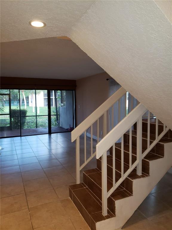 COURTS OF INVERRARY - Residential