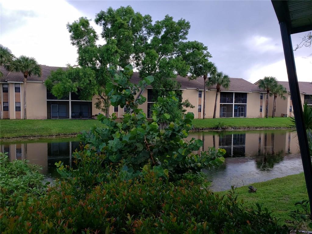 COURTS OF INVERRARY - Residential