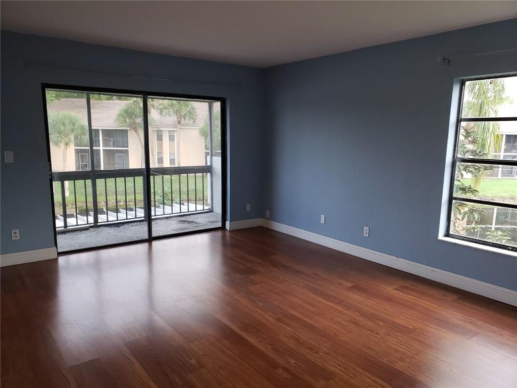 COURTS OF INVERRARY - Residential