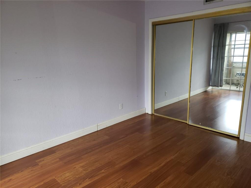 COURTS OF INVERRARY - Residential