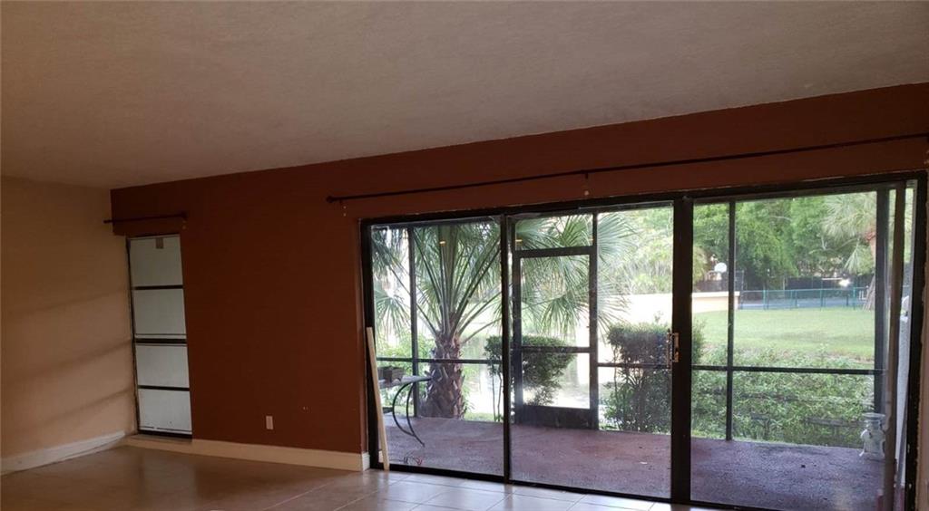 COURTS OF INVERRARY - Residential