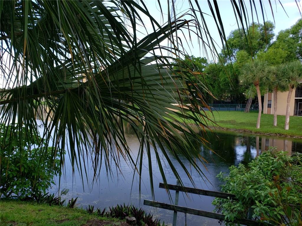 COURTS OF INVERRARY - Residential