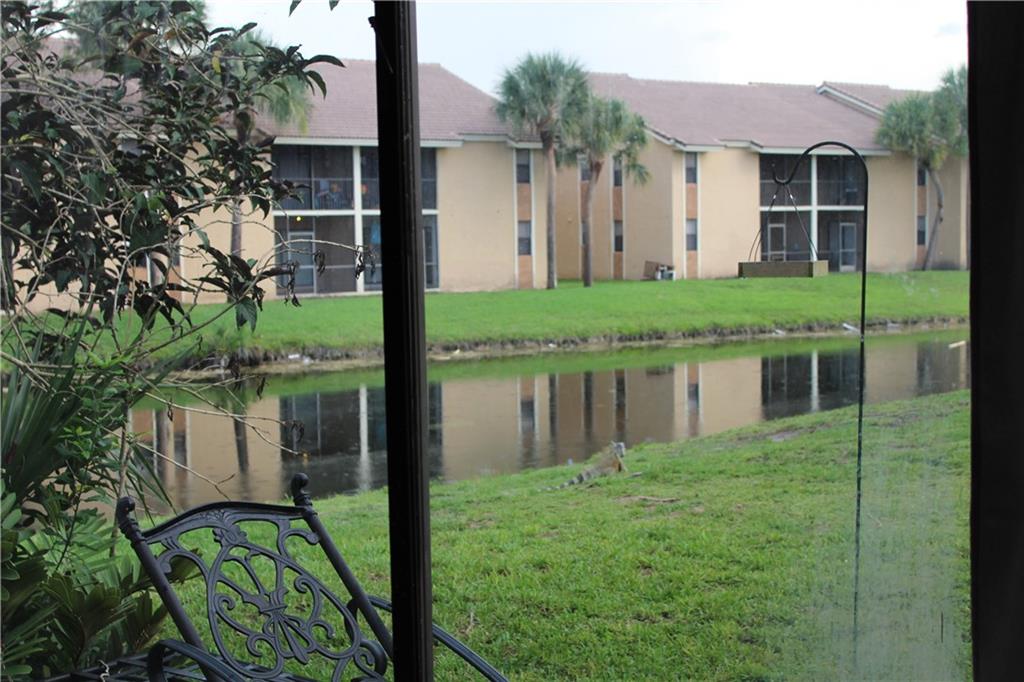 COURTS OF INVERRARY - Residential