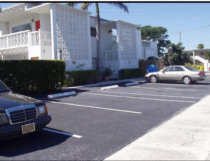 NORTH PALM BEACH VILLAGE - Residential Income