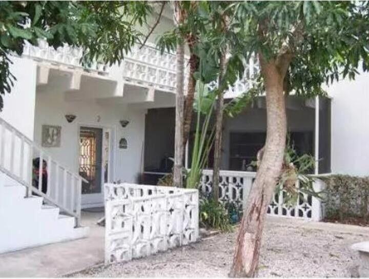 NORTH PALM BEACH VILLAGE - Residential Income