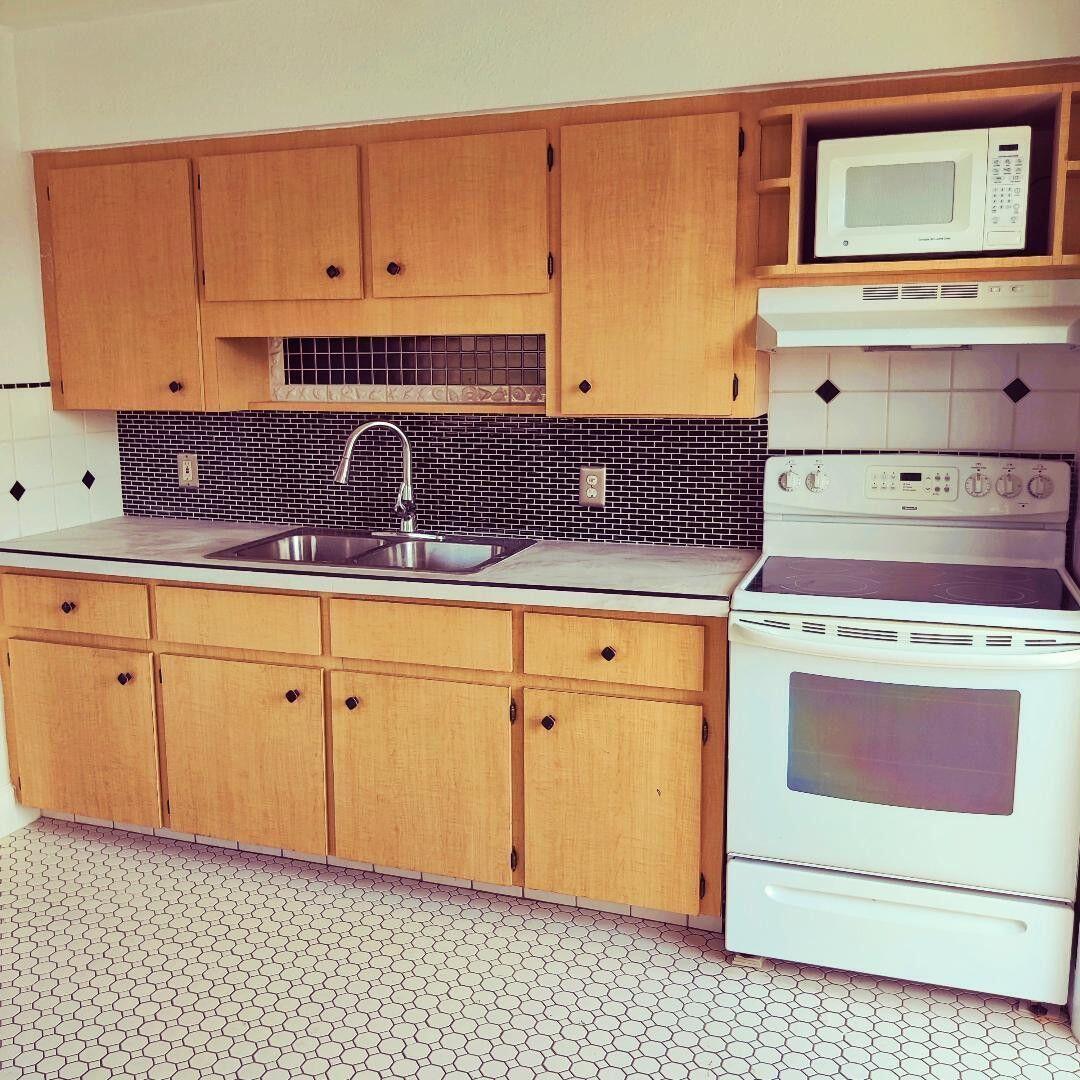 NORTH PALM BEACH VILLAGE - Residential Income