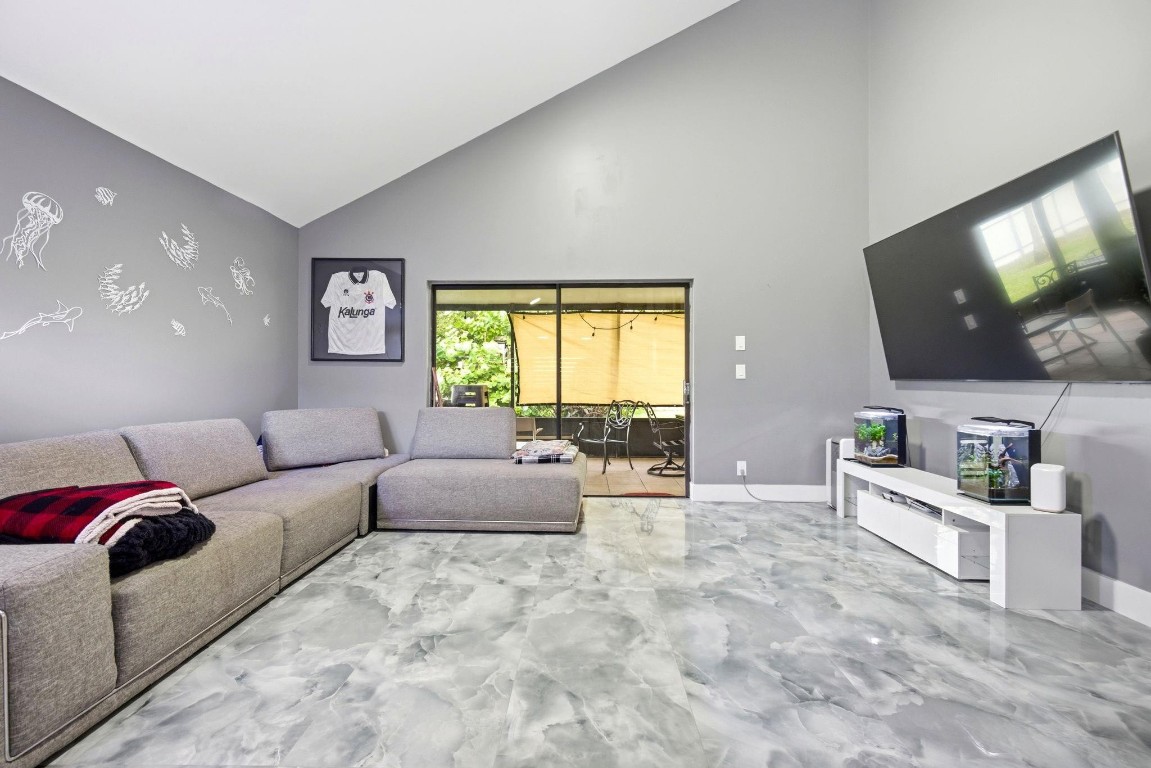 TARA LAKES UNIT 02 - Residential
