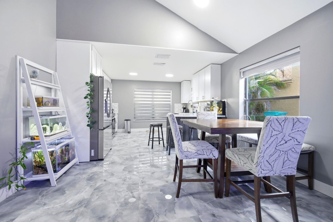 TARA LAKES UNIT 02 - Residential