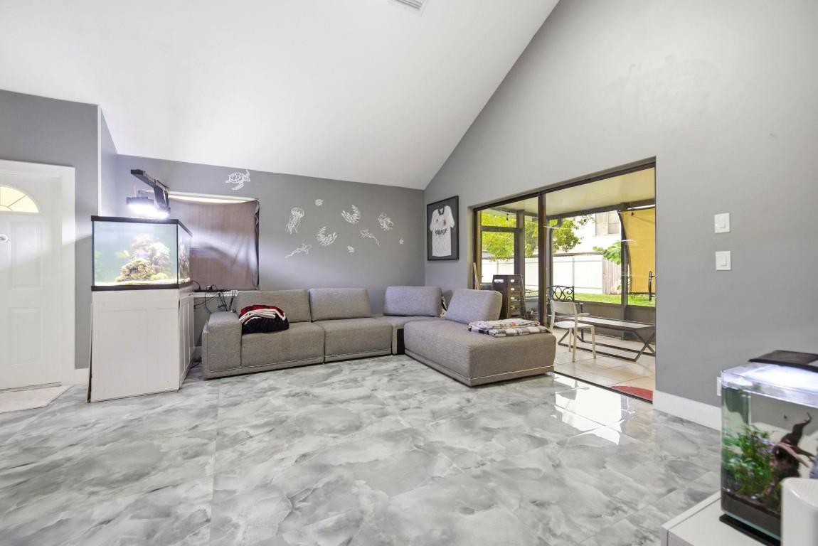 TARA LAKES UNIT 02 - Residential