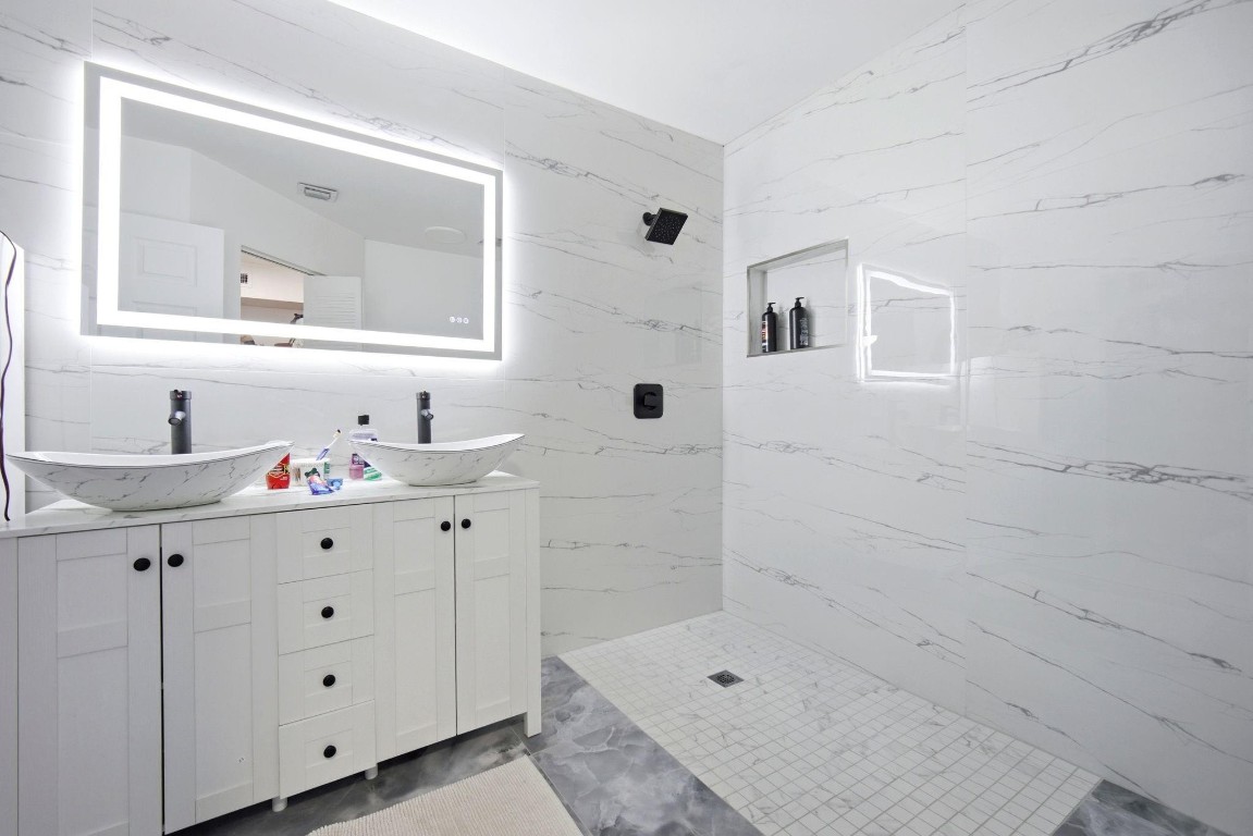 TARA LAKES UNIT 02 - Residential