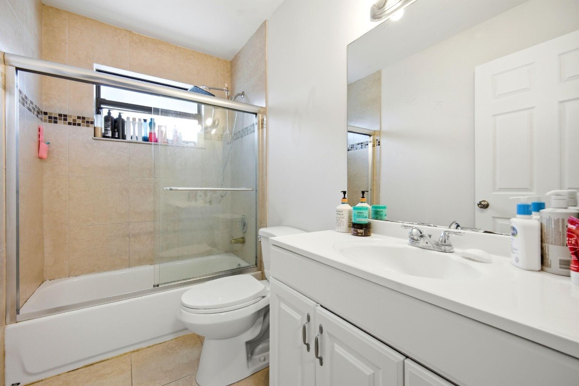TARA LAKES UNIT 02 - Residential