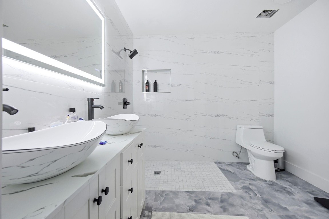 TARA LAKES UNIT 02 - Residential
