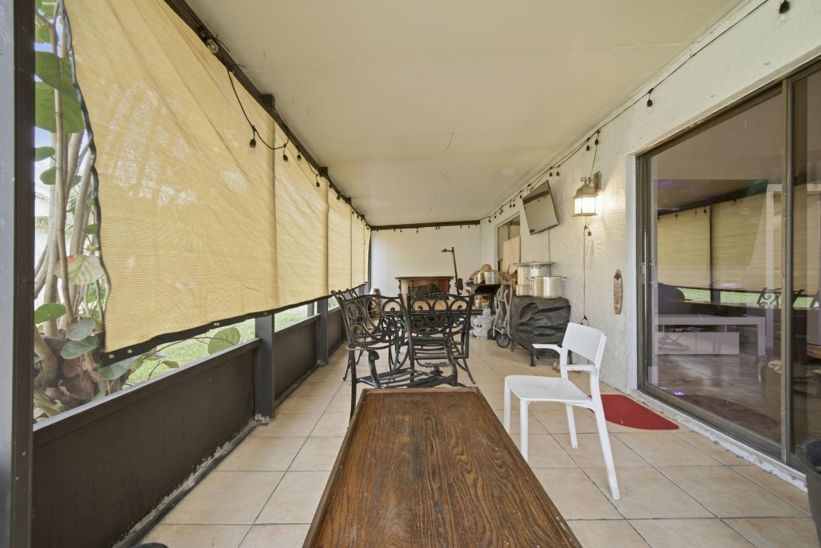 TARA LAKES UNIT 02 - Residential