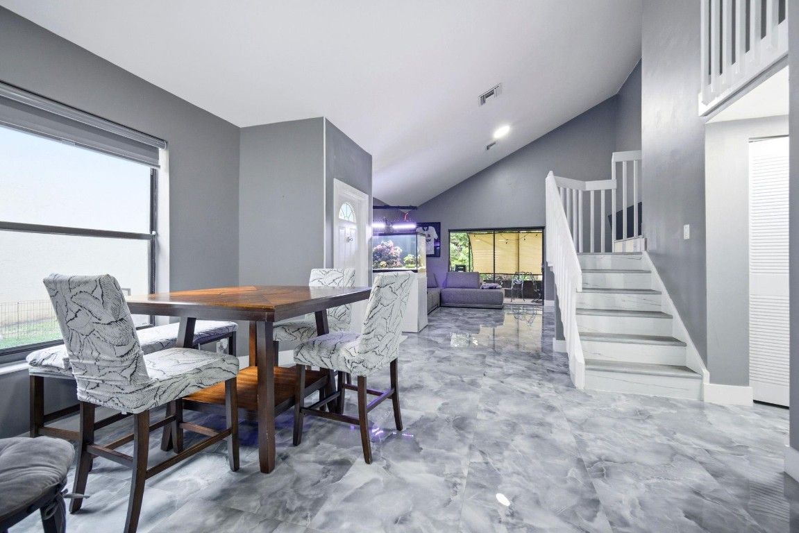 TARA LAKES UNIT 02 - Residential