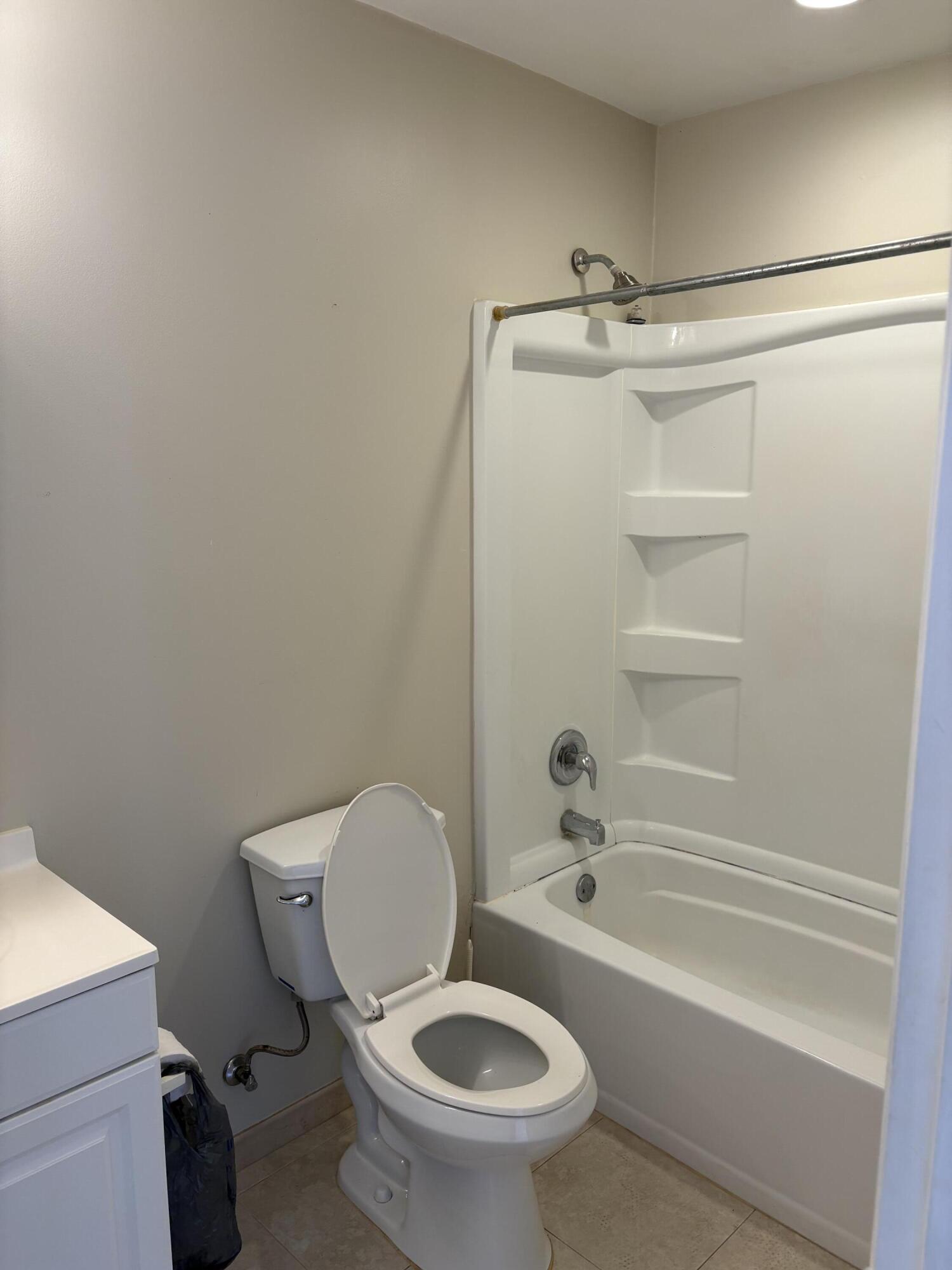 DELRAY MNR - Residential Lease