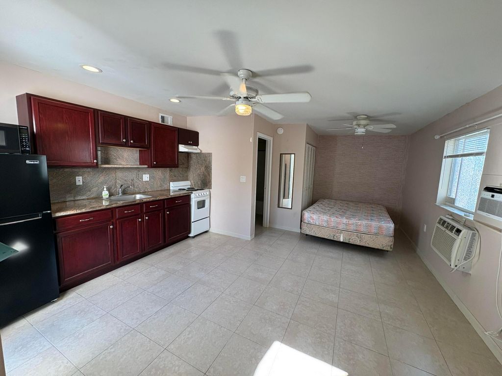 Photo of 141 Ipswich Street #3, Boca Raton, FL 33487 (MLS # R11162588)
