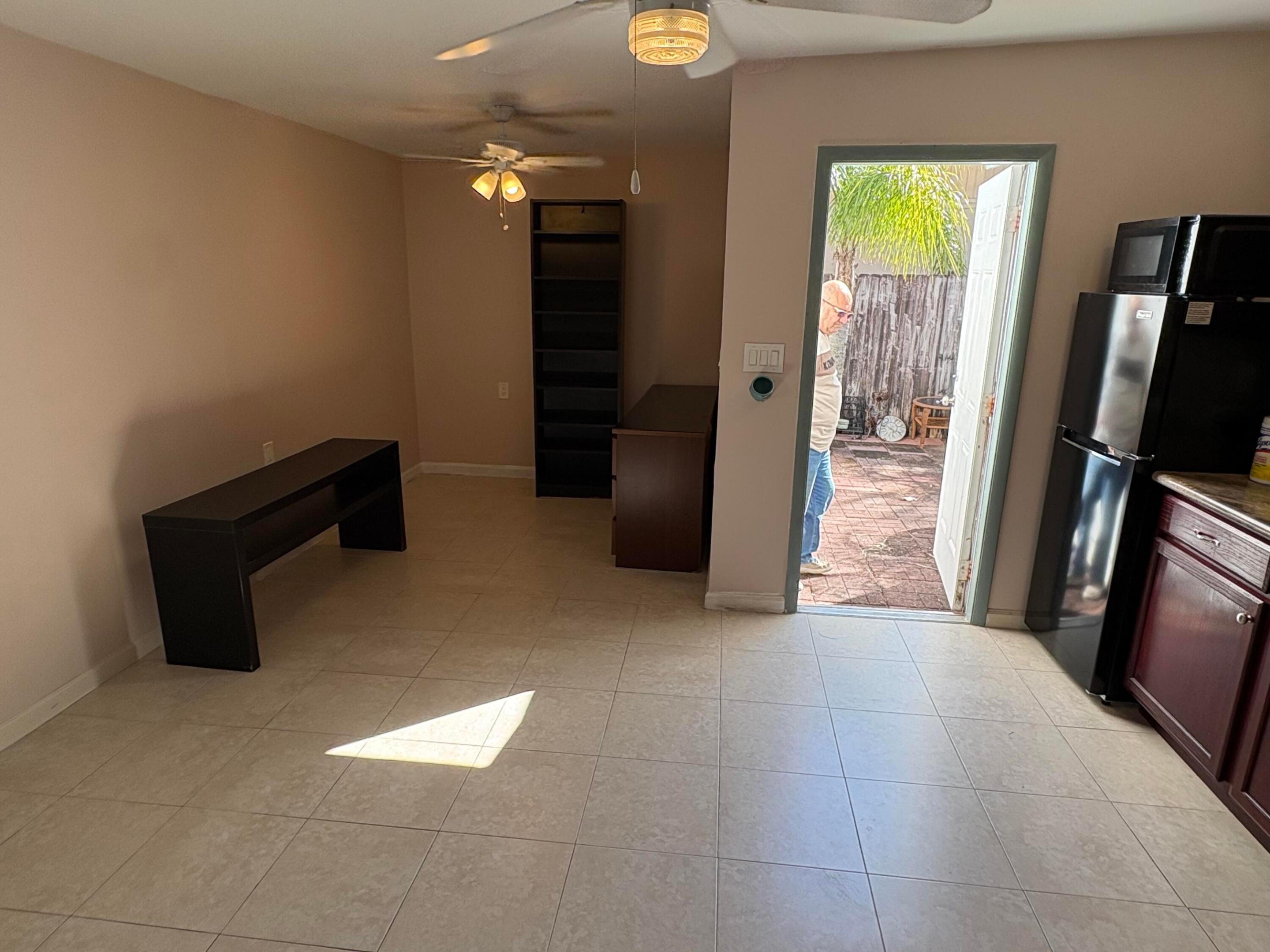 DELRAY MNR - Residential Lease