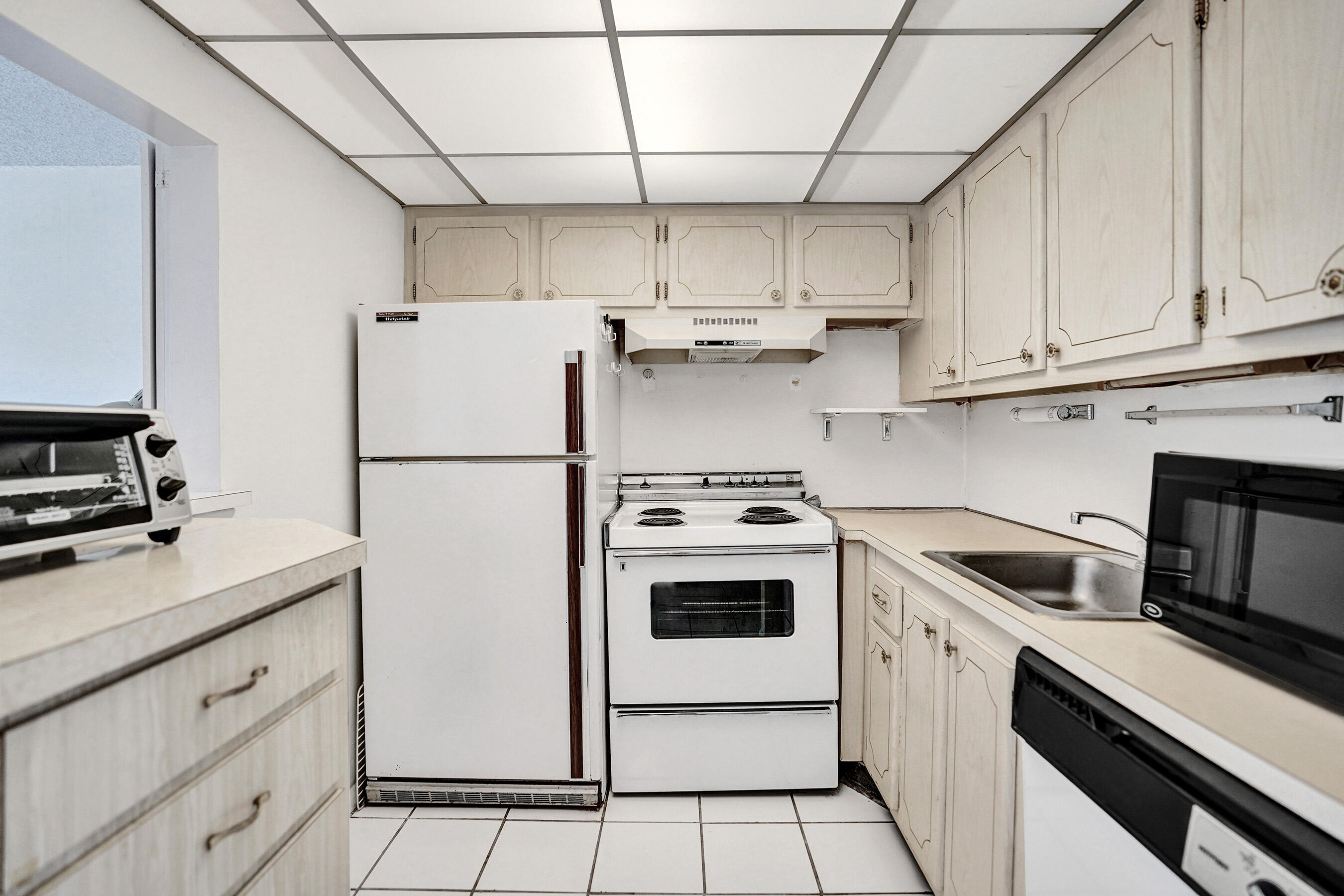 BERKSHIRE B CONDO - Residential