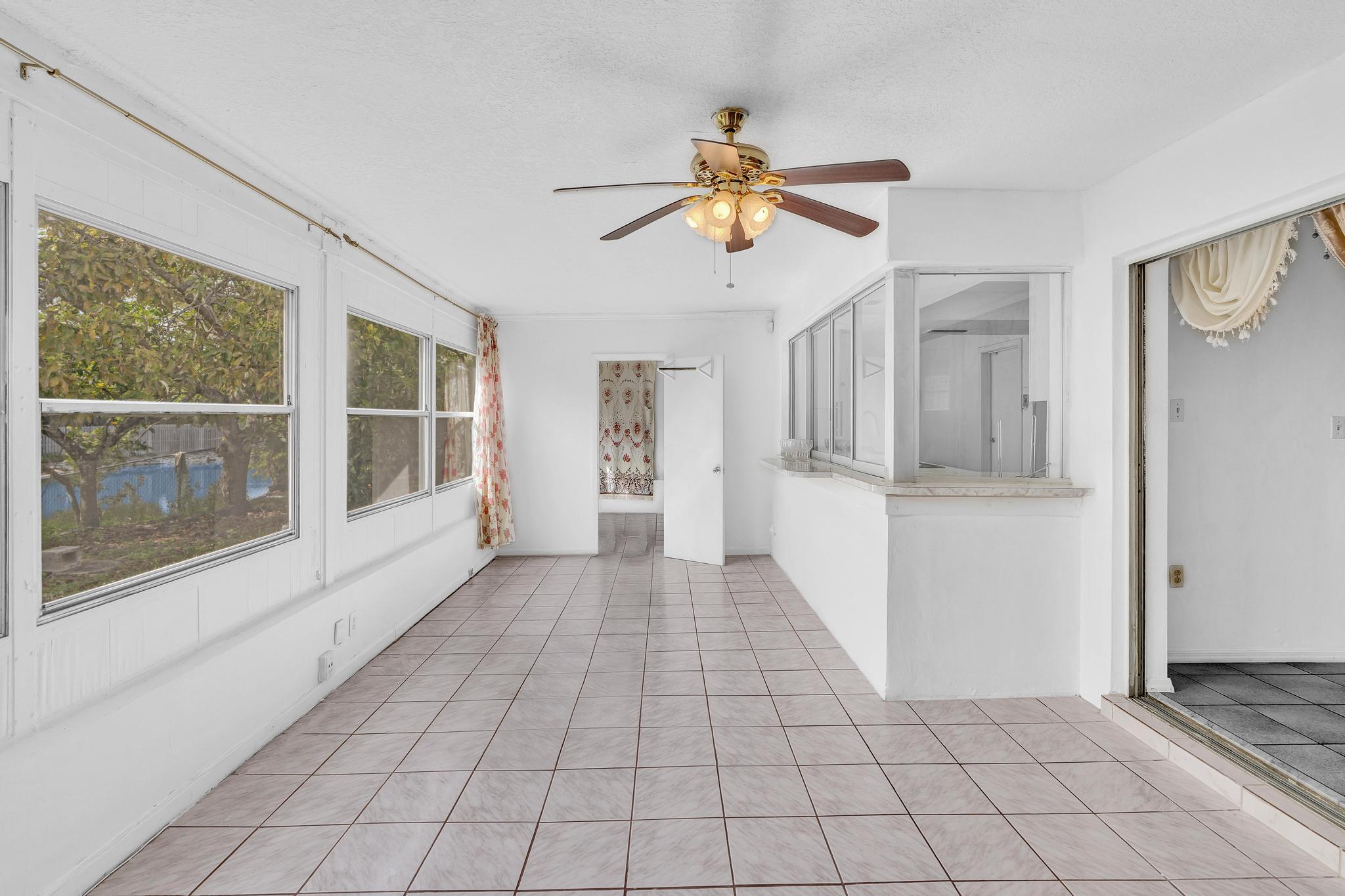 SUNRISE GOLF VILLAGE - Residential