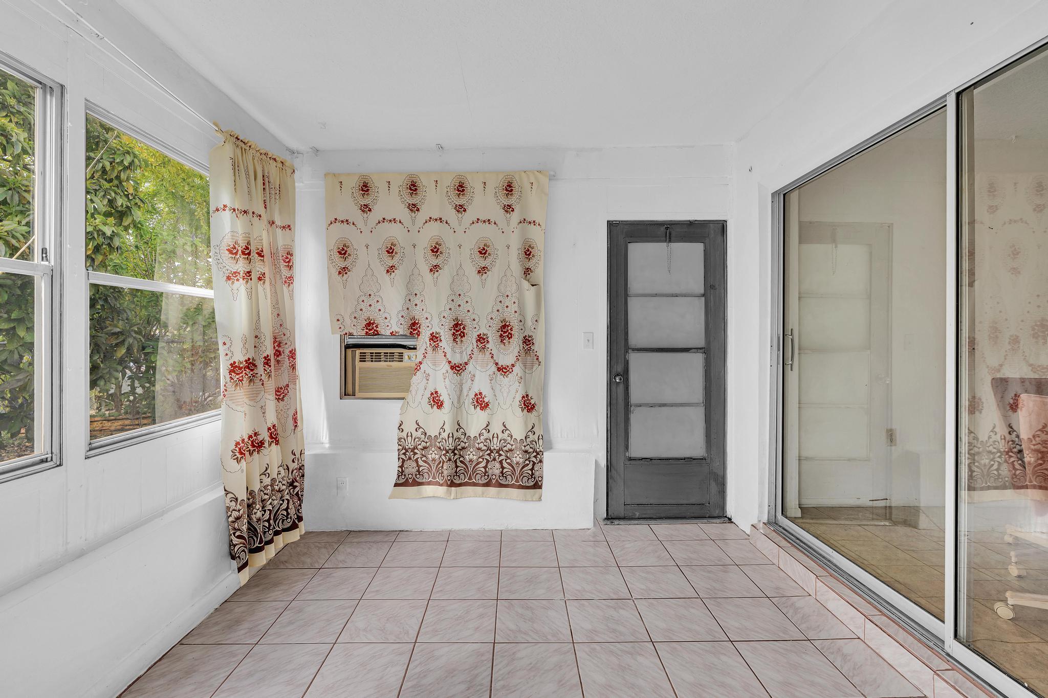 SUNRISE GOLF VILLAGE - Residential