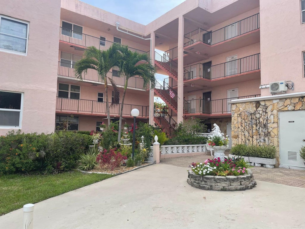Photo of 2851 Somerset Drive #111, Oakland Park, FL 33311 (MLS # B26039202)