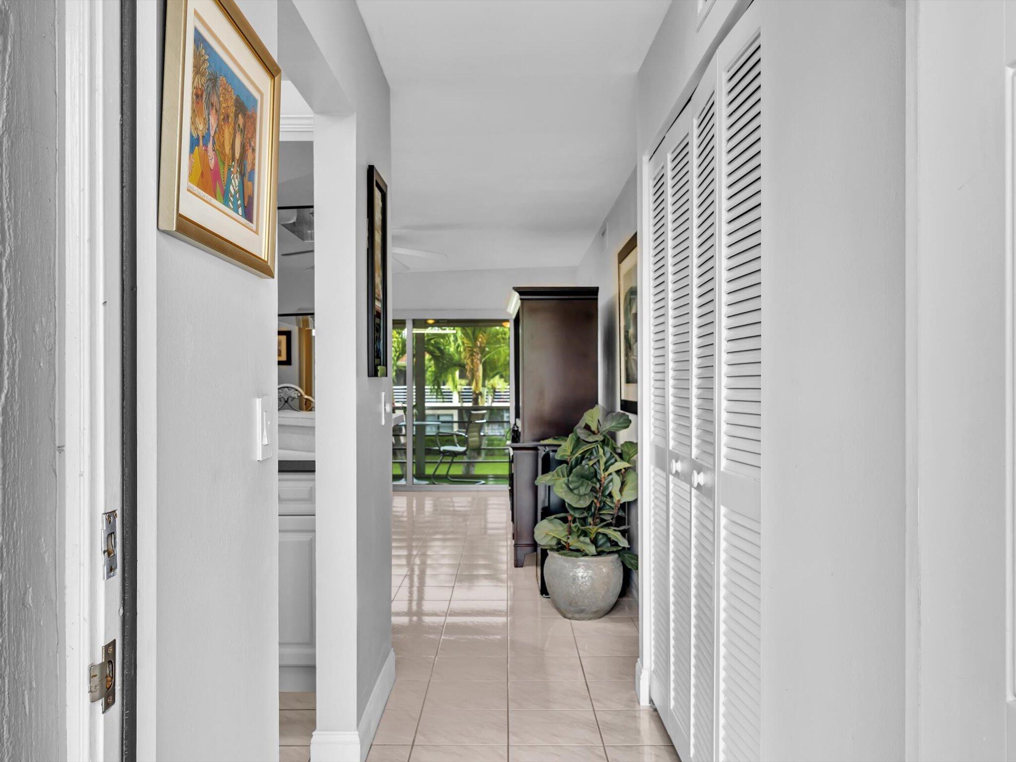 9855 Sandalfoot Boulevard 320
