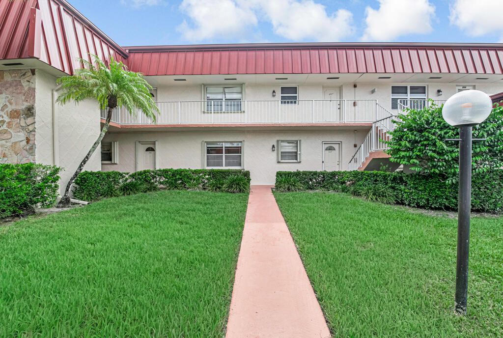 Photo of 12013 Greenway Circle S #106, Royal Palm Beach, FL 33411 (MLS # B26041480)