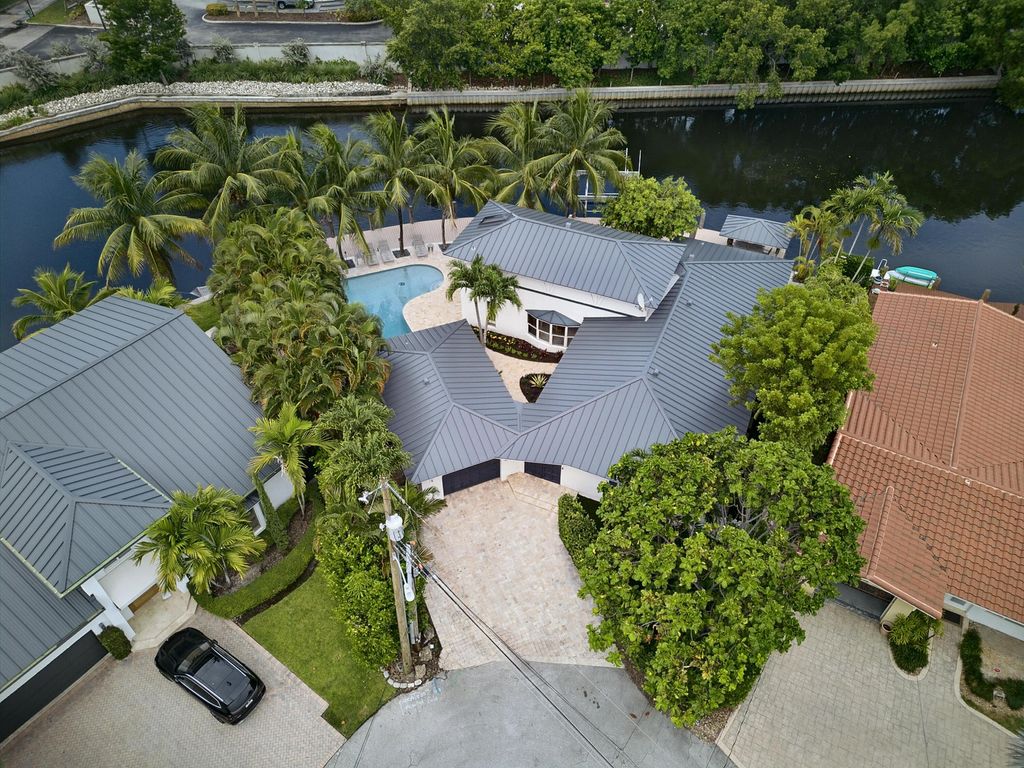 Photo of 2056 NE 21st Court, Wilton Manors, FL 33305 (MLS # B26046210)
