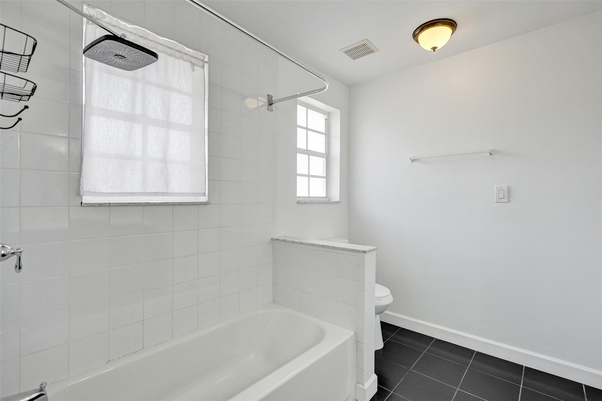 Eagles Nest Twnhms Condo - Residential Lease