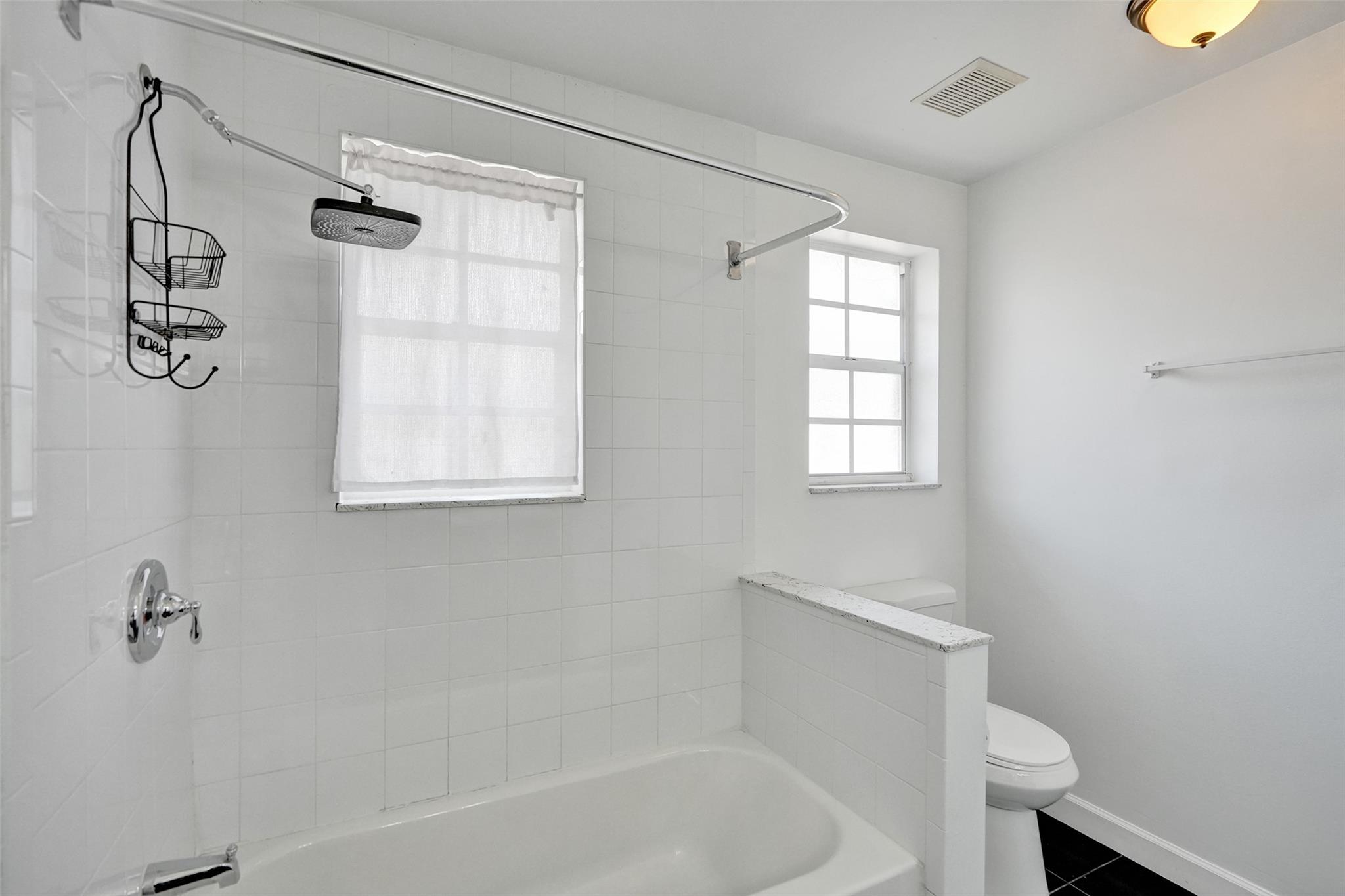 Eagles Nest Twnhms Condo - Residential Lease