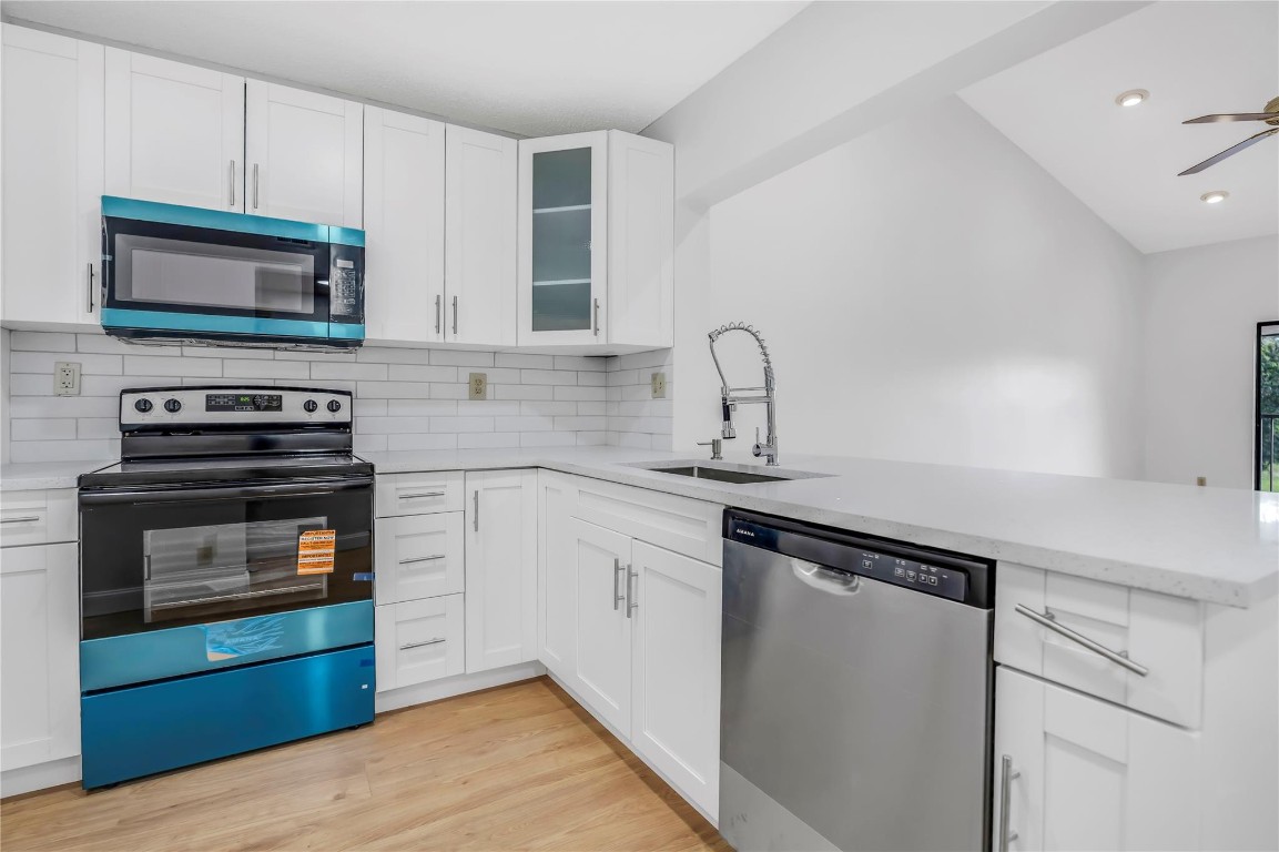 POND APPLE PLACE IV - Residential