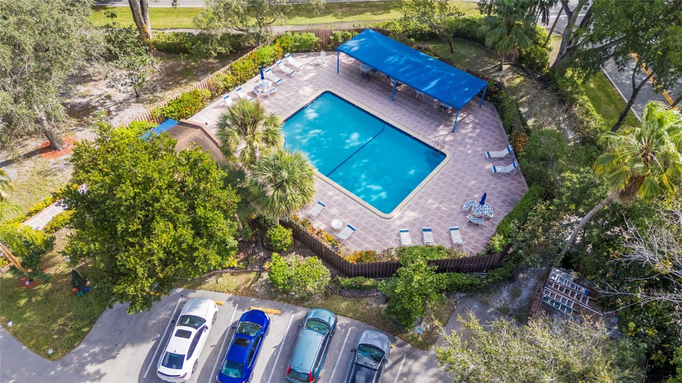 POND APPLE PLACE IV - Residential