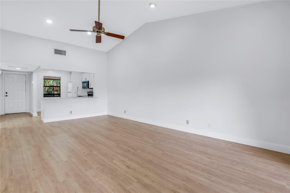 POND APPLE PLACE IV - Residential