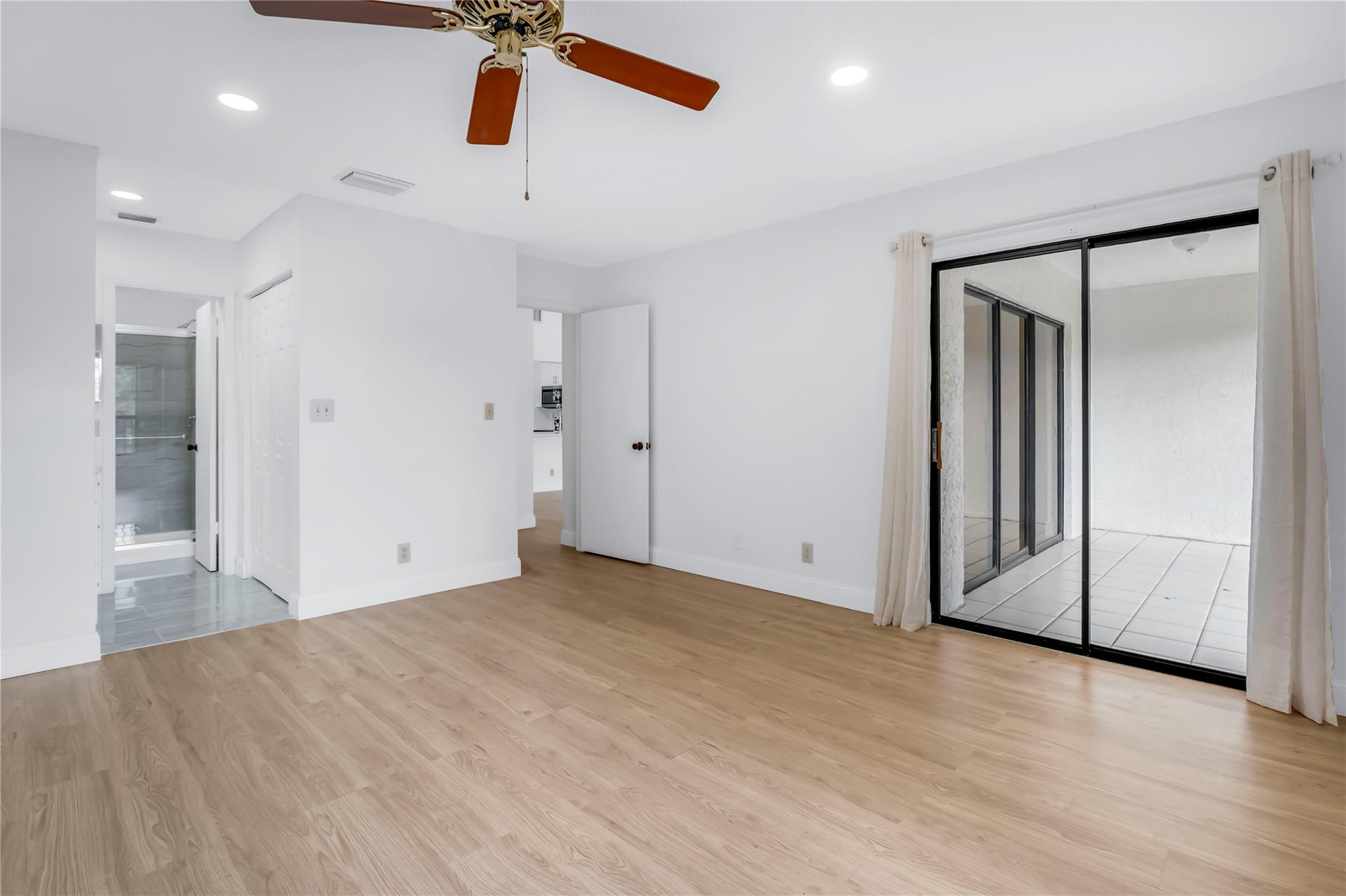 POND APPLE PLACE IV - Residential