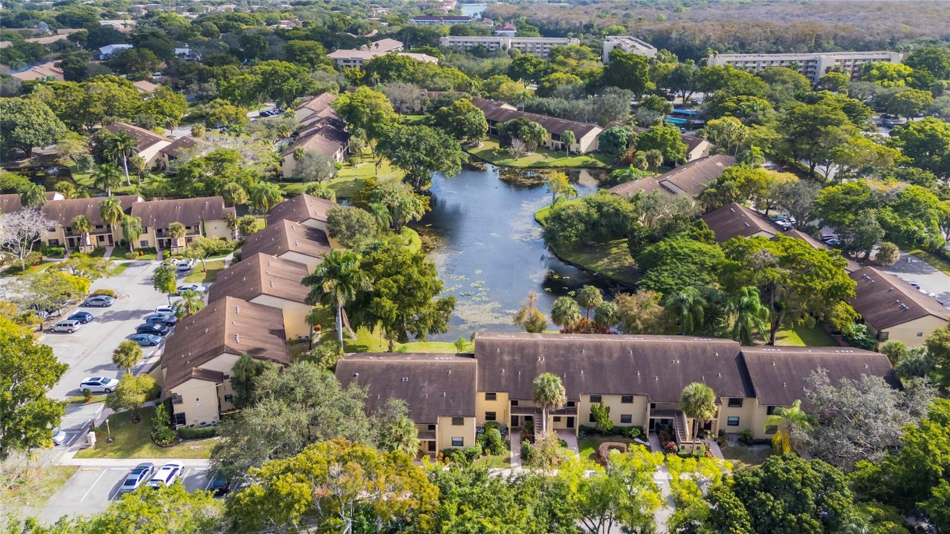 POND APPLE PLACE IV - Residential