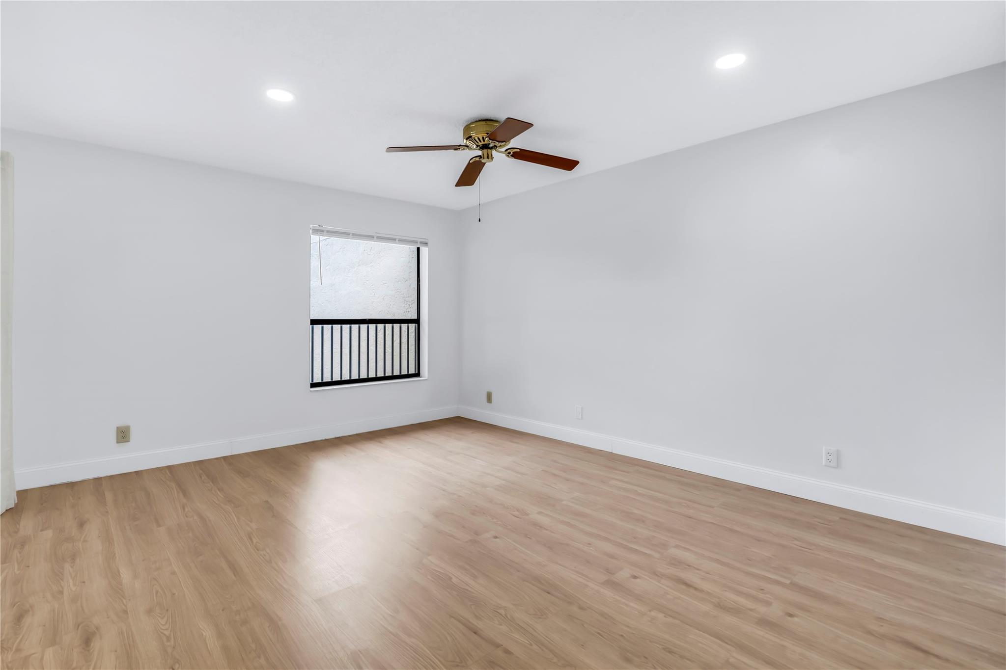 POND APPLE PLACE IV - Residential