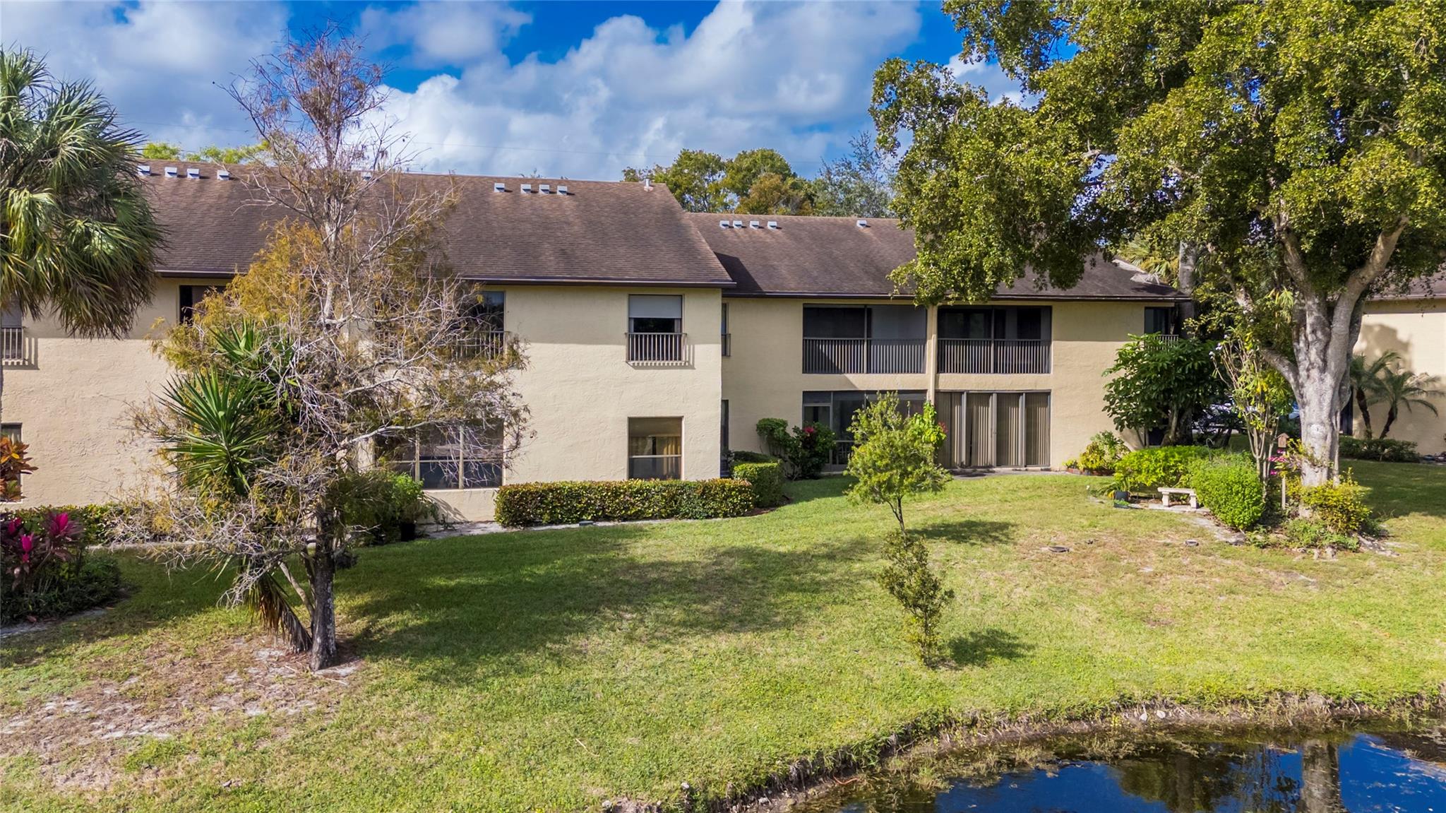 POND APPLE PLACE IV - Residential