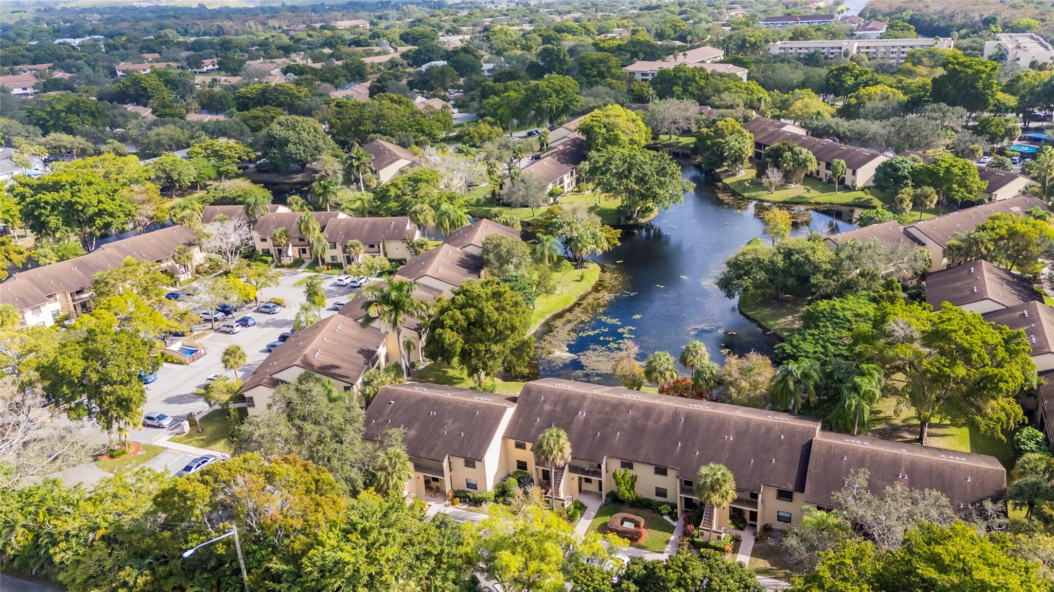 POND APPLE PLACE IV - Residential