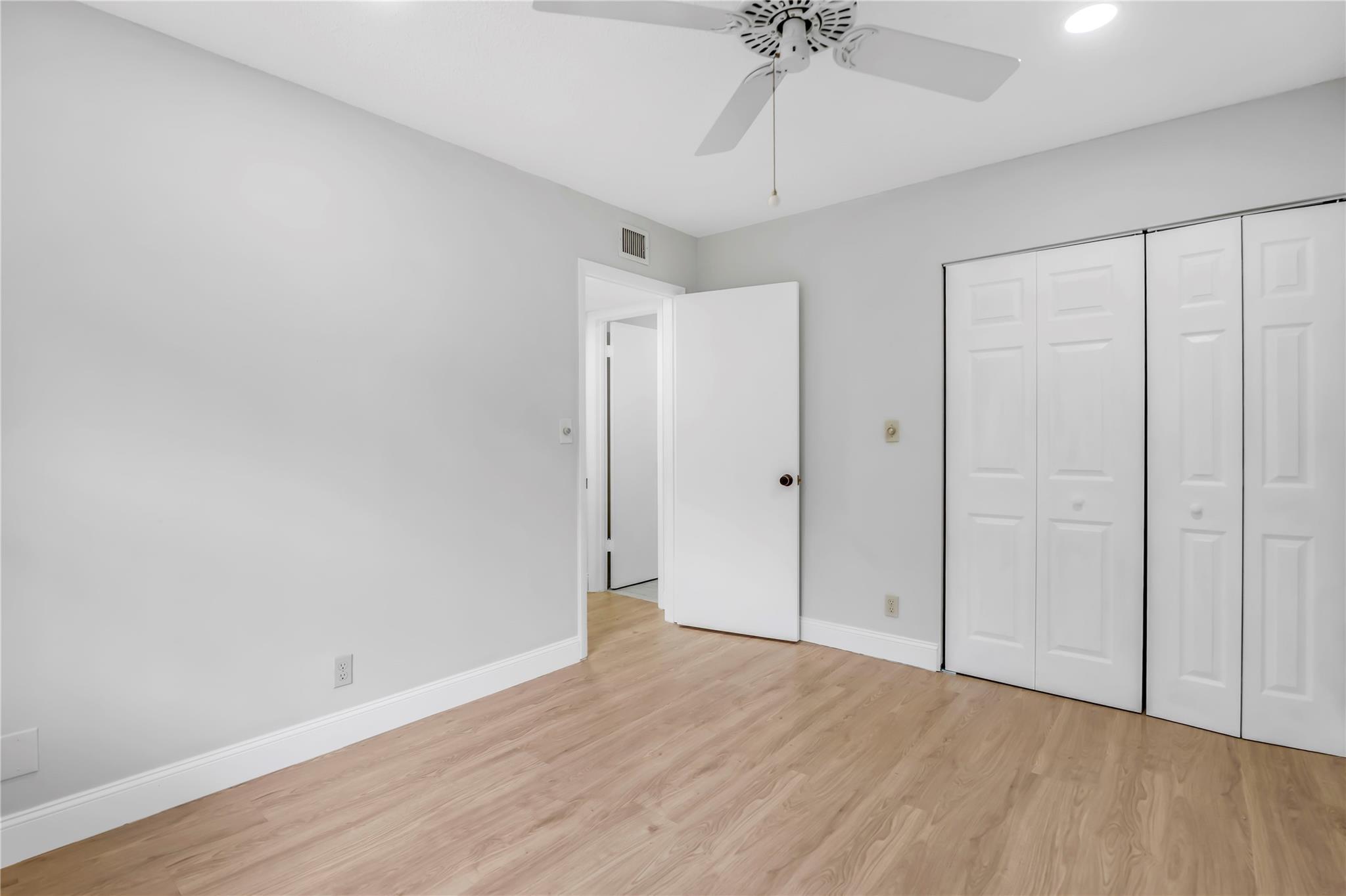 POND APPLE PLACE IV - Residential