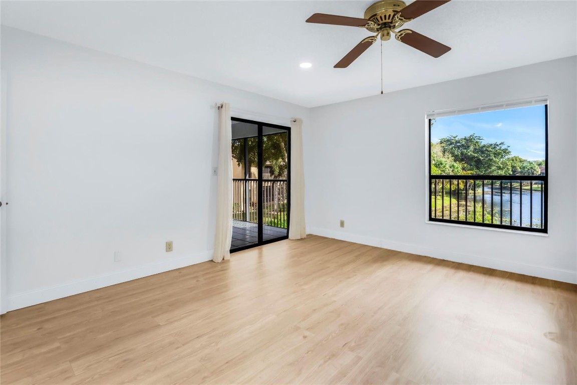 POND APPLE PLACE IV - Residential