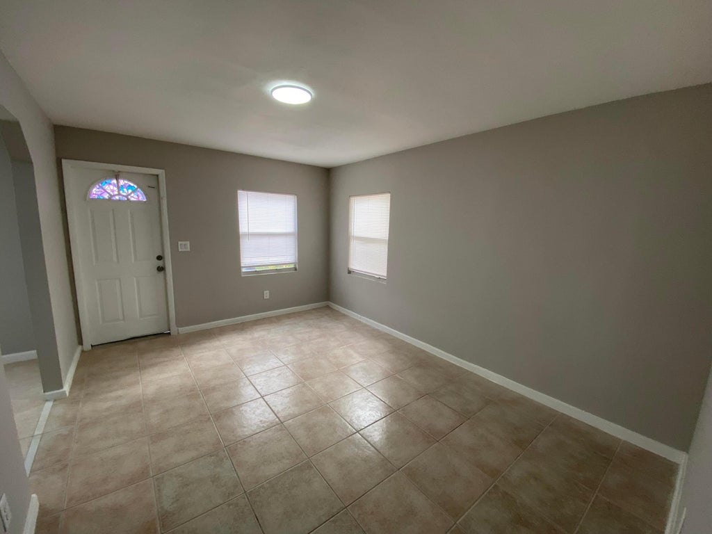 Photo of 617 N DIXIE Highway, Lake Worth Beach, FL (MLS # B26082225)