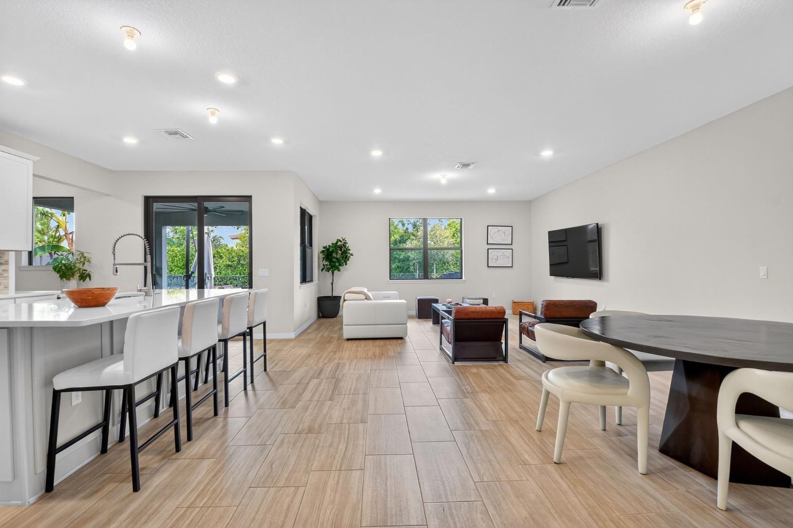 View photos, virtual tours, details... 4777 Chantilly Rd