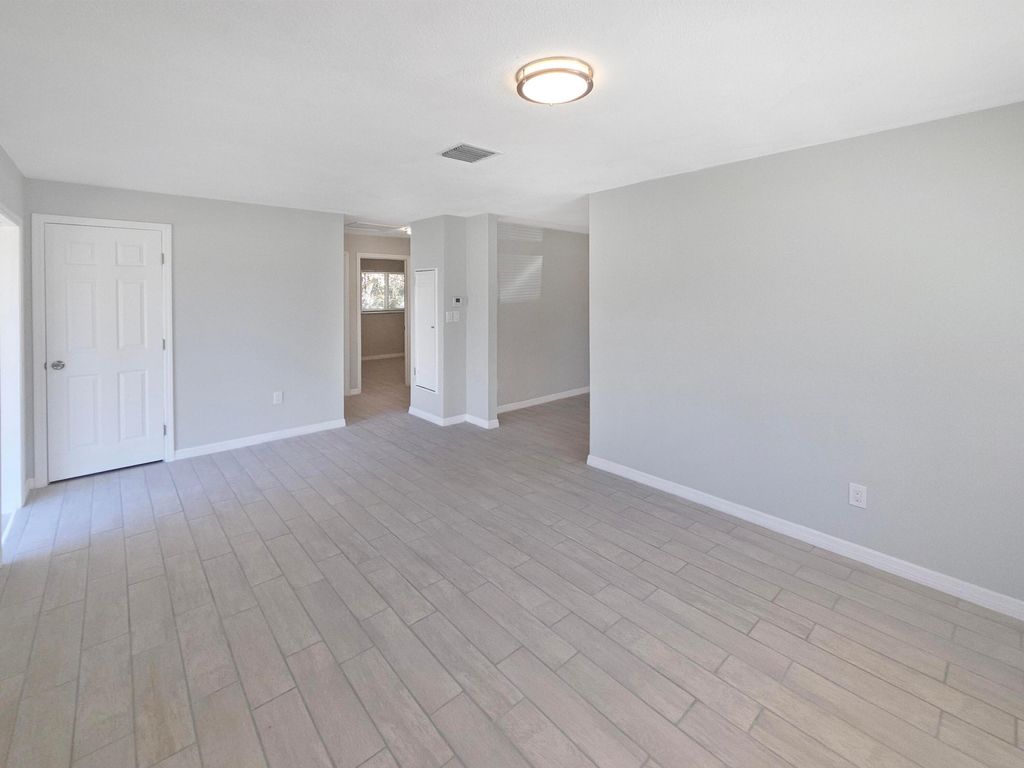 Photo of 1405 Citrus Avenue, Fort Pierce, FL 34950 (MLS # B26006770)