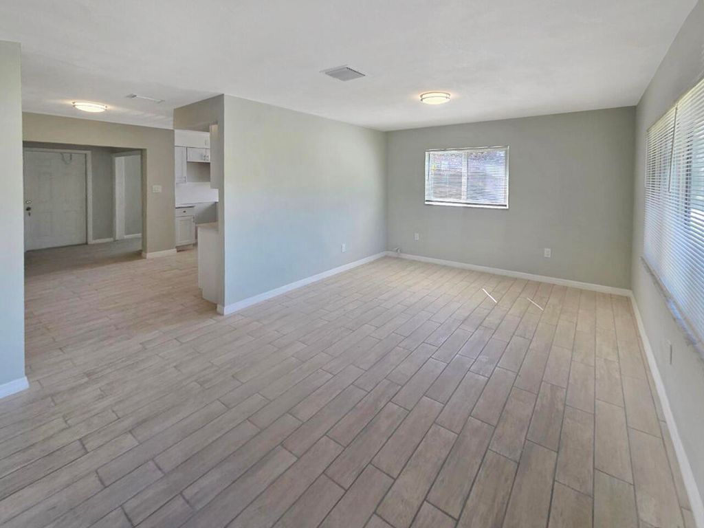 Photo of 1405 Citrus Avenue, Fort Pierce, FL 34950 (MLS # B26006770)