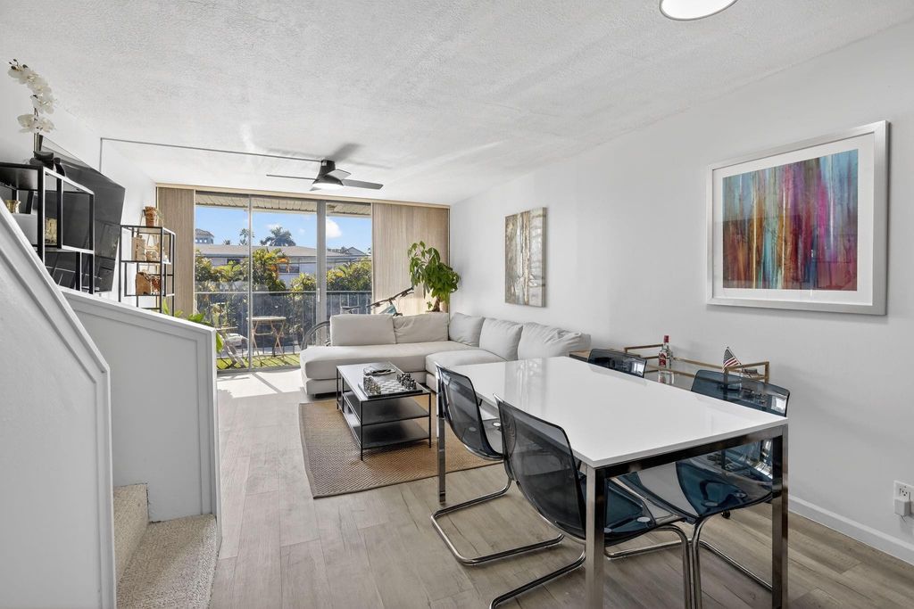 Photo of 1531 SE 15th Street #7, Fort Lauderdale, FL 33316 (MLS # F10540226)