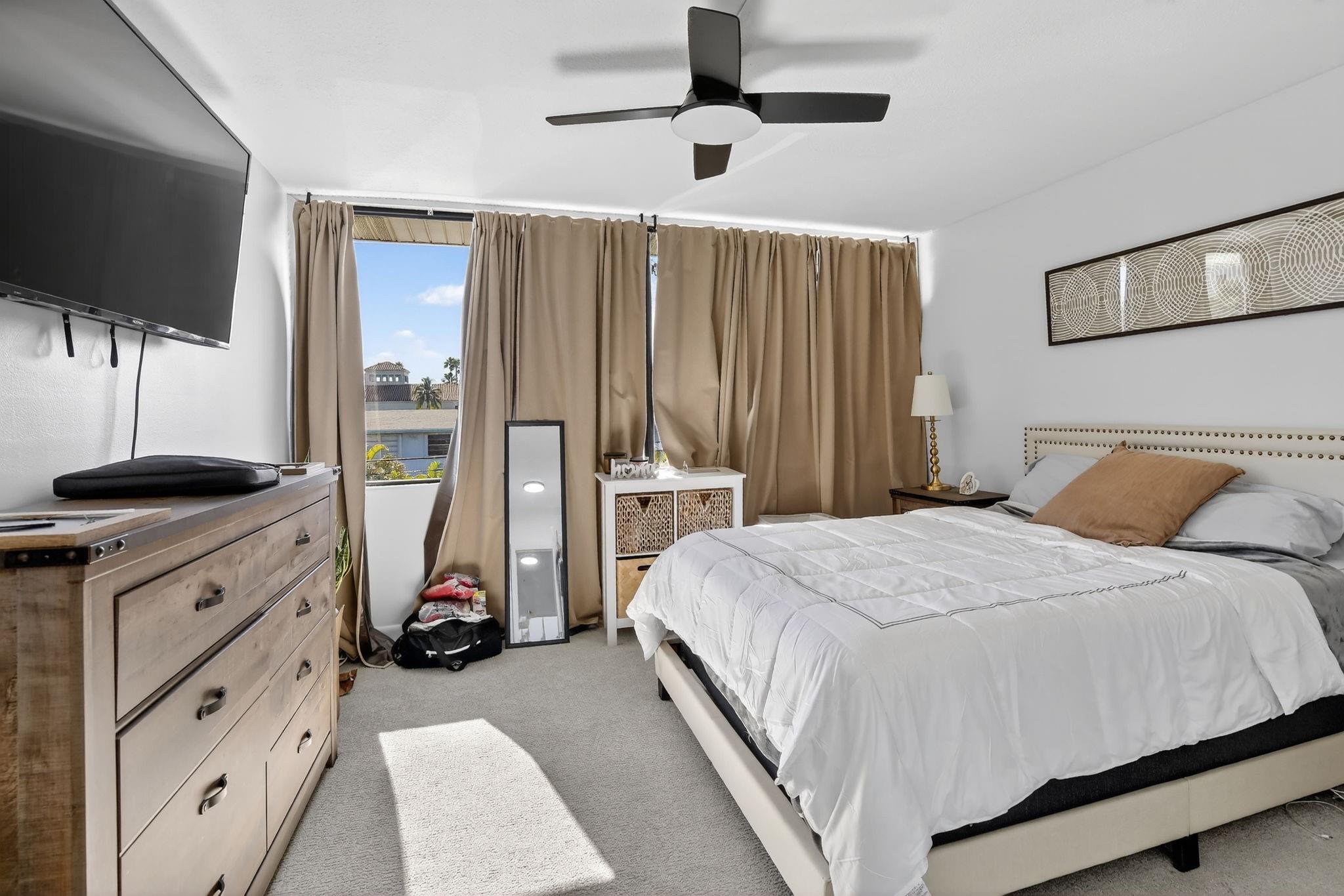 Quarterdeck Condominium - Residential