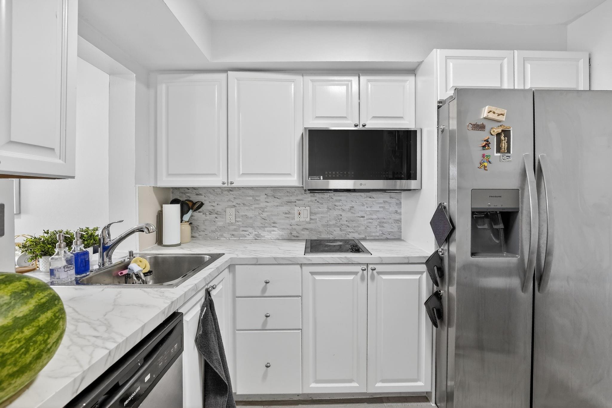 View photos, virtual tours, details... 1531 SE 15th St 7